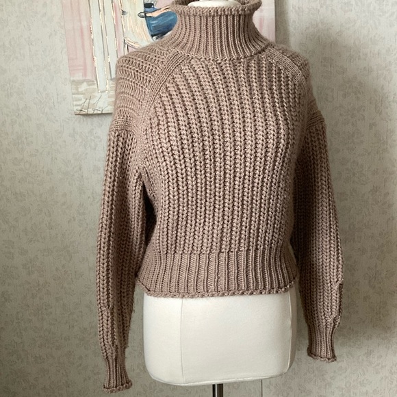 H&M Sweaters - H&M Sweater